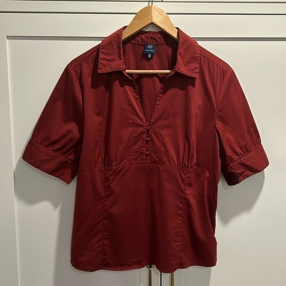 Reitmans Tops - Reitman Petite Blouse Short Sleeves side zipper cuff sleeves burgundy Size XL P